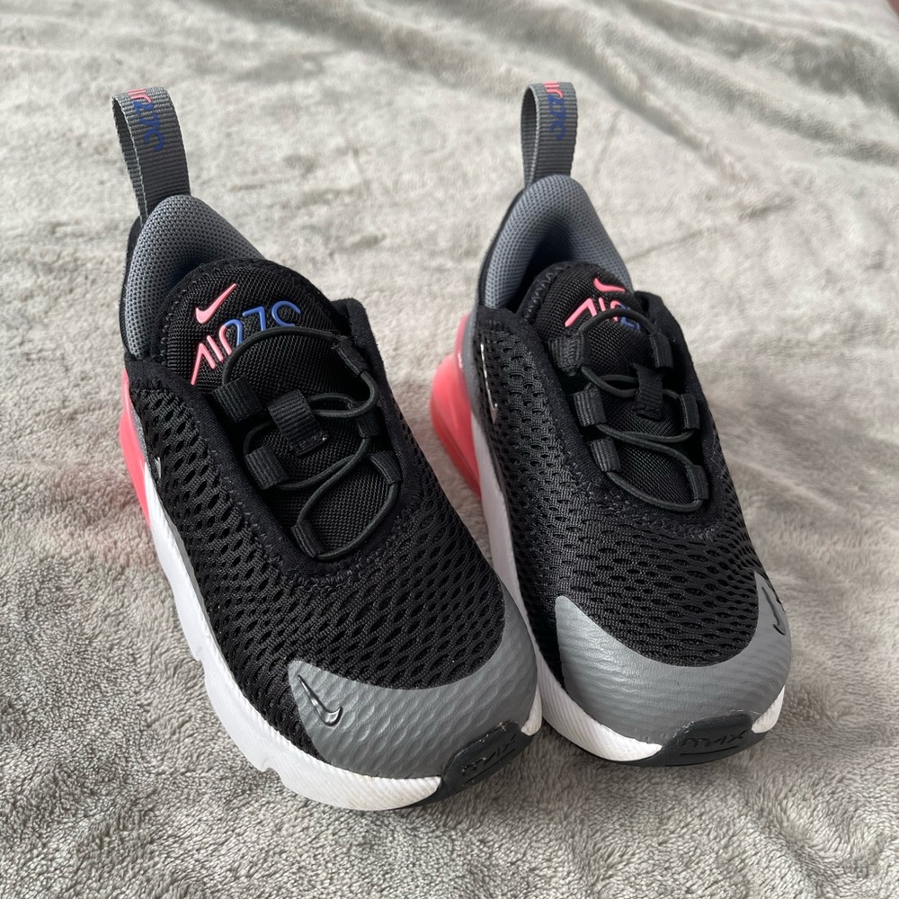 Nike toddler sneakers 270